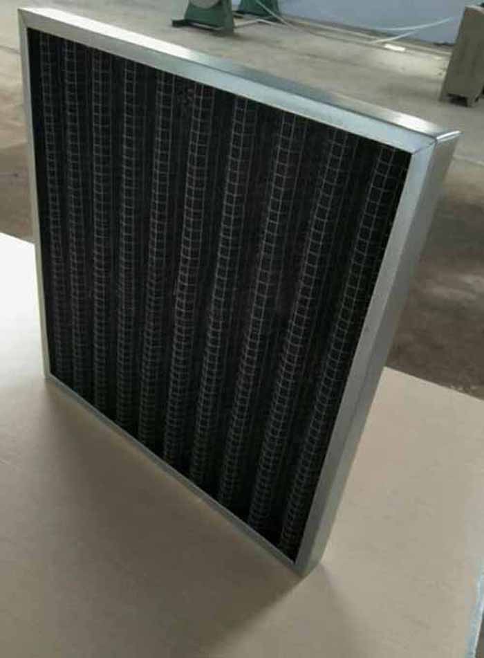 折疊式活性炭過濾器鋁型材外框，也可選用鍍鋅外框及不銹鋼，厚度為：21mm,25mm,46mm，50mm等其他多種厚度。