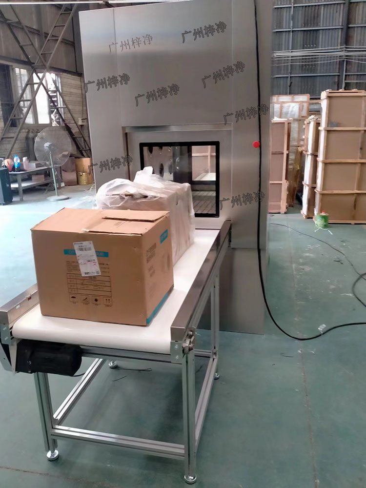輸送線風淋傳遞窗與輸送線貨淋室是潔凈室中用于物品傳遞和空氣凈化的關(guān)鍵設(shè)備。