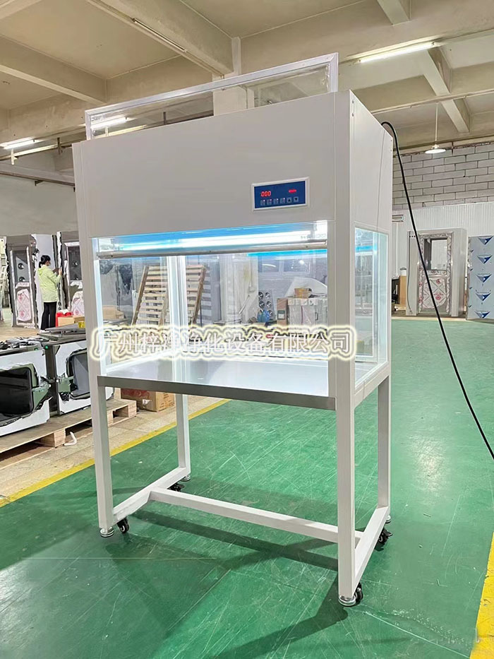 超凈工作臺通過高效過濾器提供單向或垂直單向氣流，形成局部潔凈區(qū)。